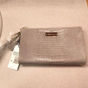 Brahmin wristlet